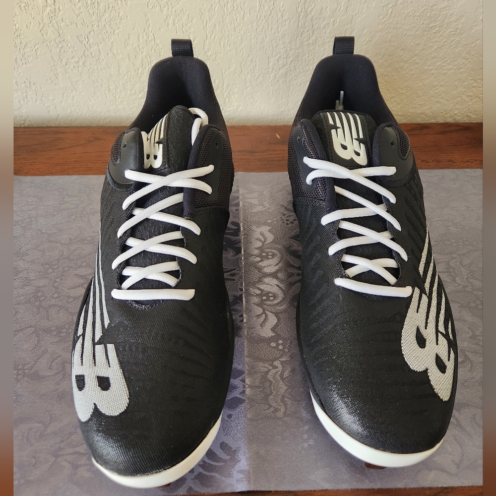 New Balance Baseball Cleats - Picture 2 of 9